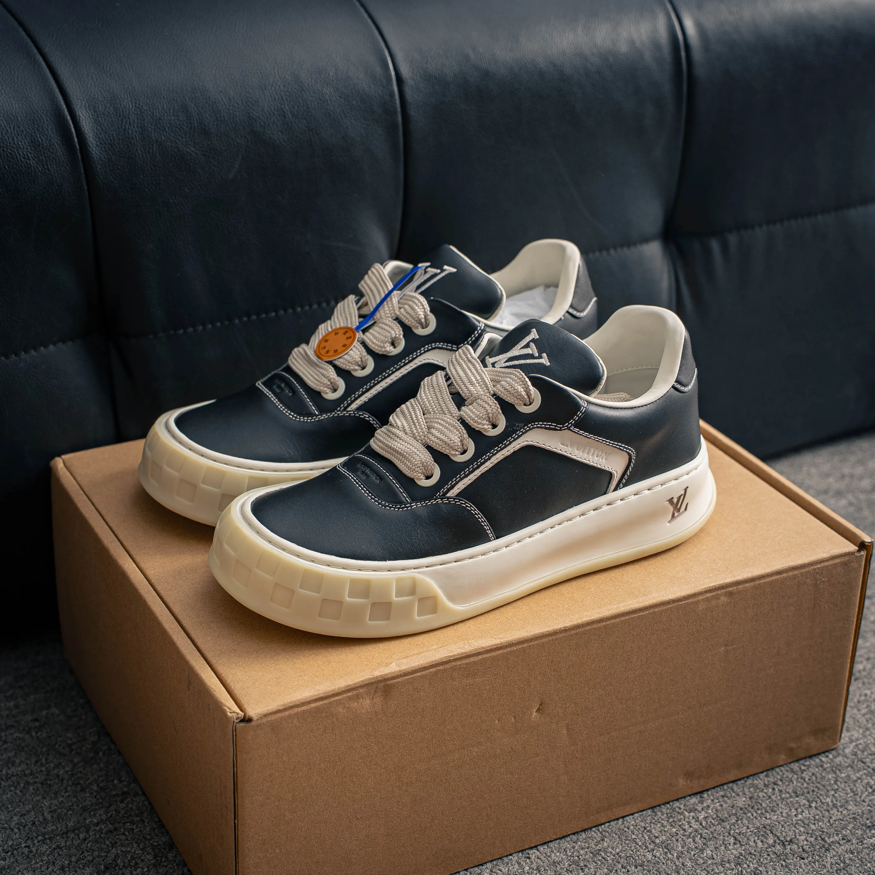 # LV tilted ， Shoes，Sneakers， Shoes，Skate Shoes~~ Sneakers， LV Shoes ， Cushioning TPU Vuitton ，